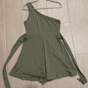 One shoulder romper